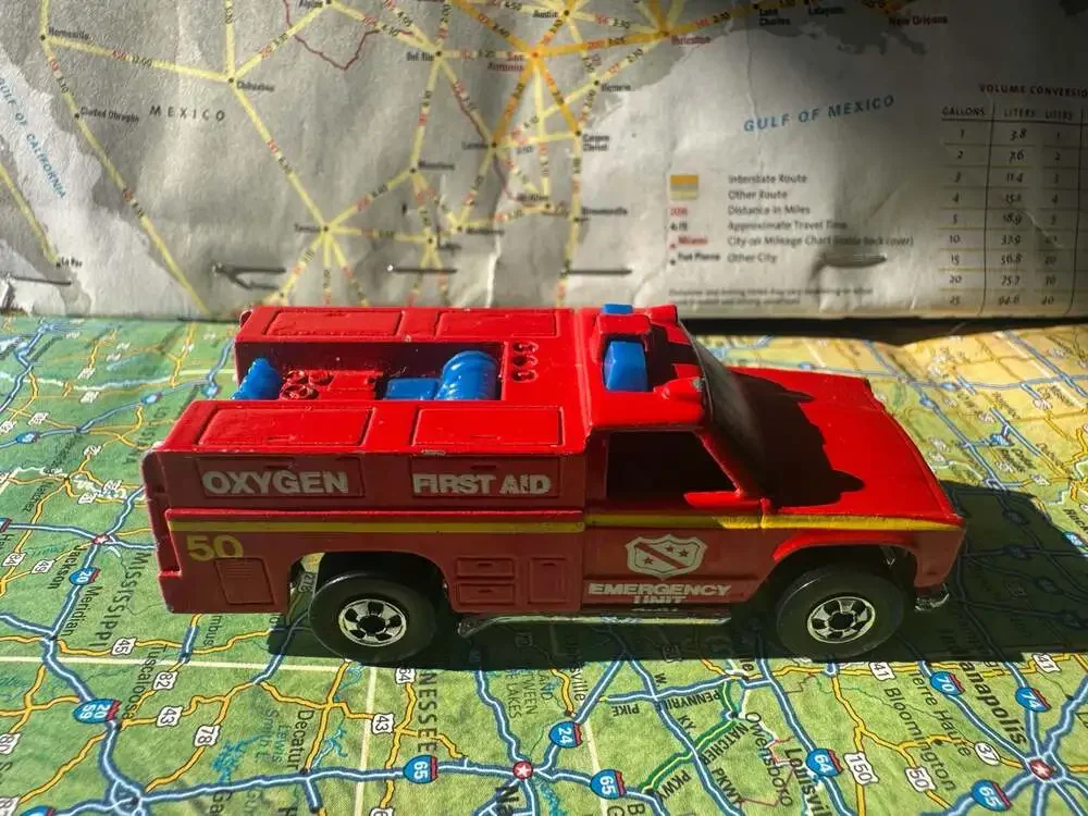 VINTAGE 1974 Hot Wheels Emergency Unit #50 Die-Cast First Aid/Oxygen Truck